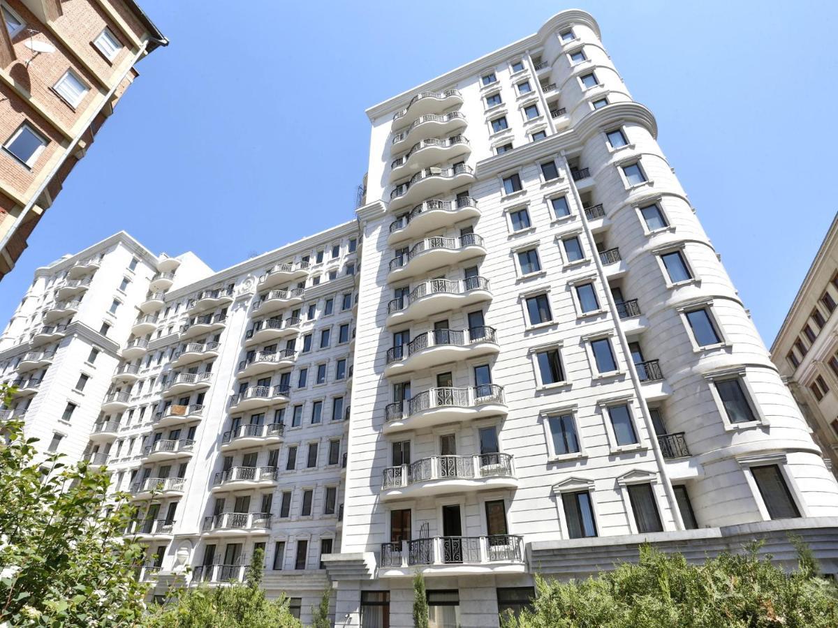 Luxury 4 Bedroom Apartment Tbilisi Exterior photo