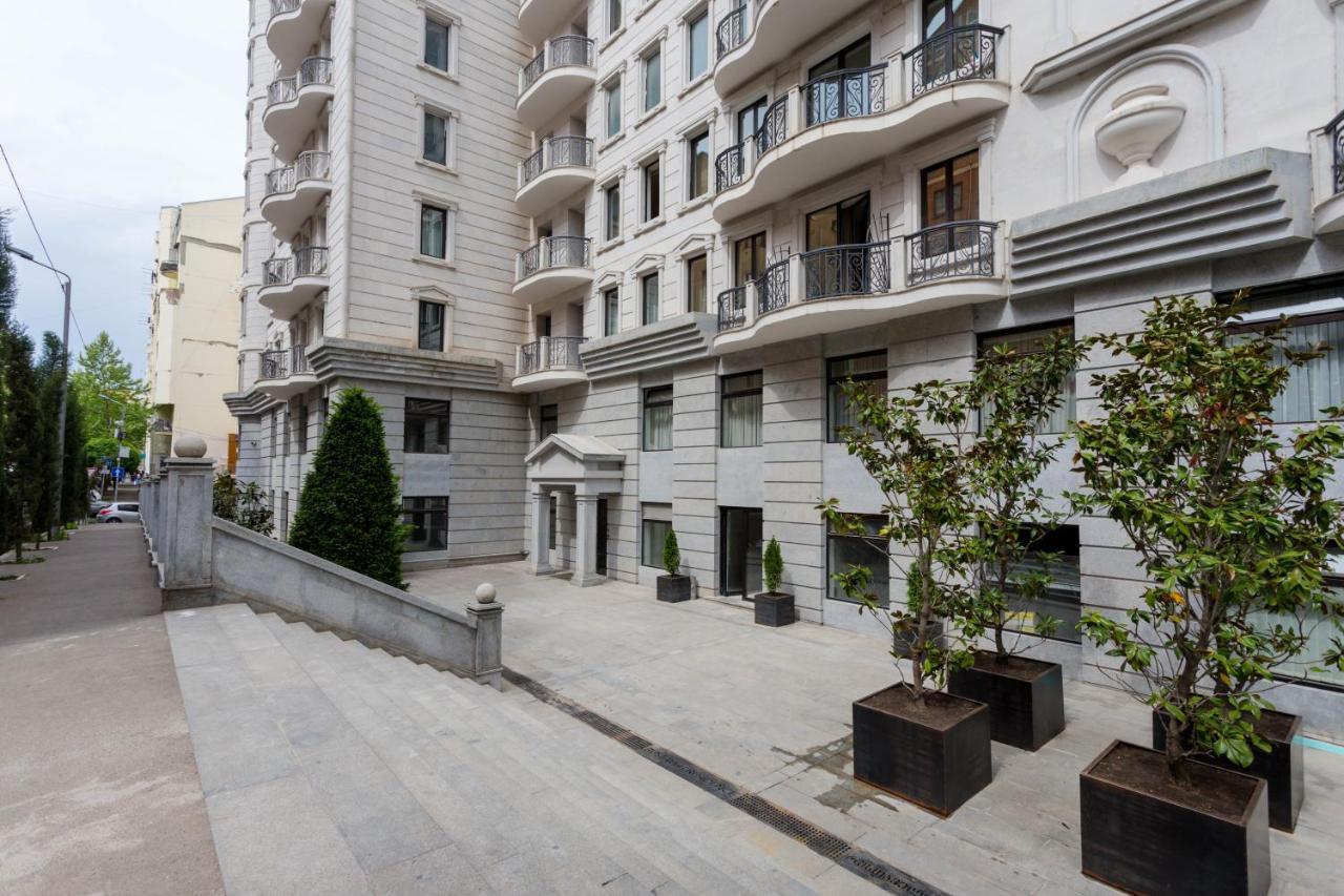 Luxury 4 Bedroom Apartment Tbilisi Exterior photo